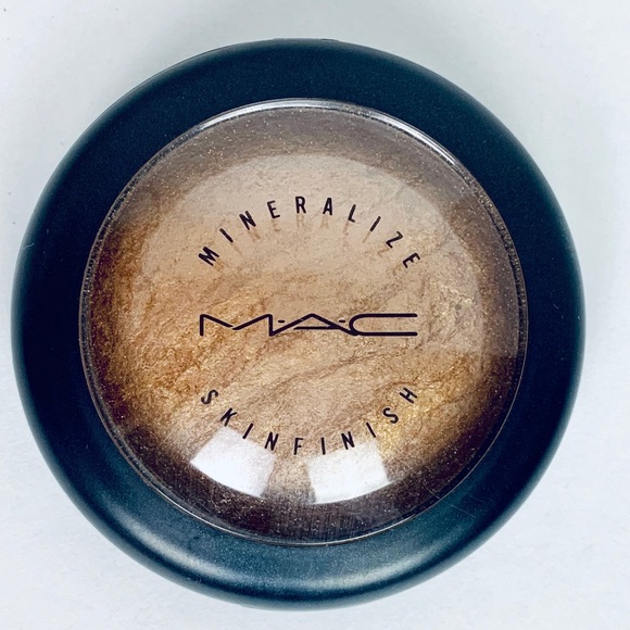 Mac MINERALIZE SKINFINISH in Global Glow - Picture 1 of 4